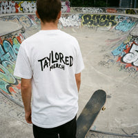 Warp back print tee, on model